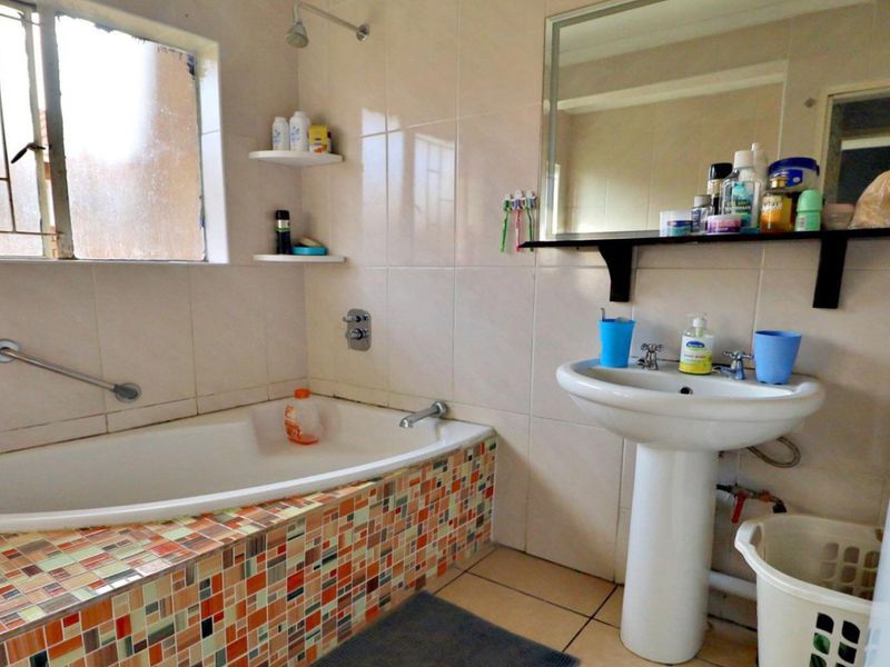 2 Bedroom Townhouse for Sale in Norkem Park - Photo 5