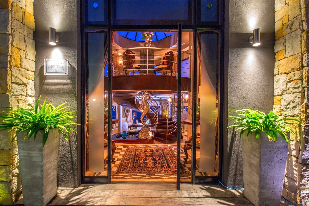 Graceful Guest Lodge on The Heads - Photo 3