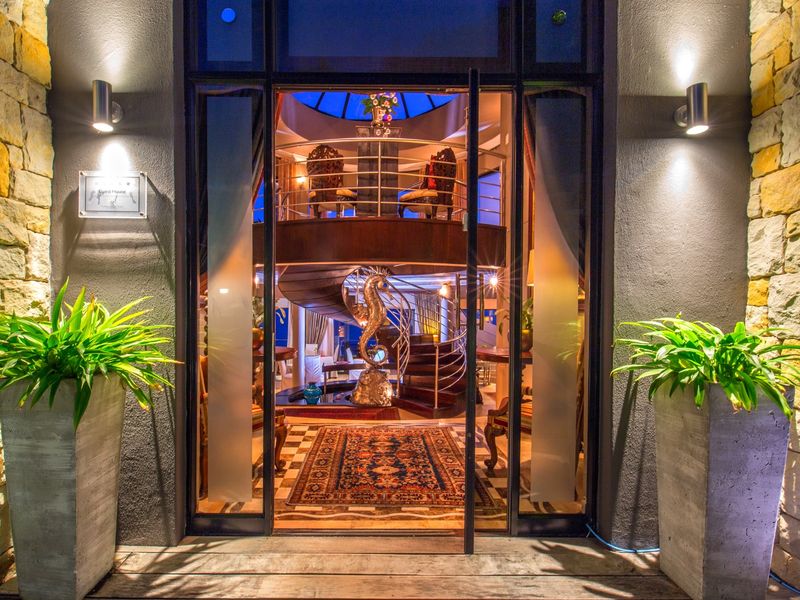 Graceful Guest Lodge on The Heads - Photo 3