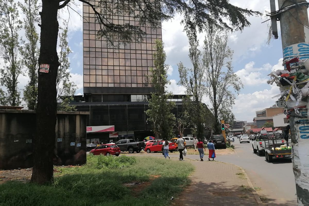 1000 SQUARE METERS COMMERCIAL BUSINESS PROPERTY FOR RENTAL - Photo 3