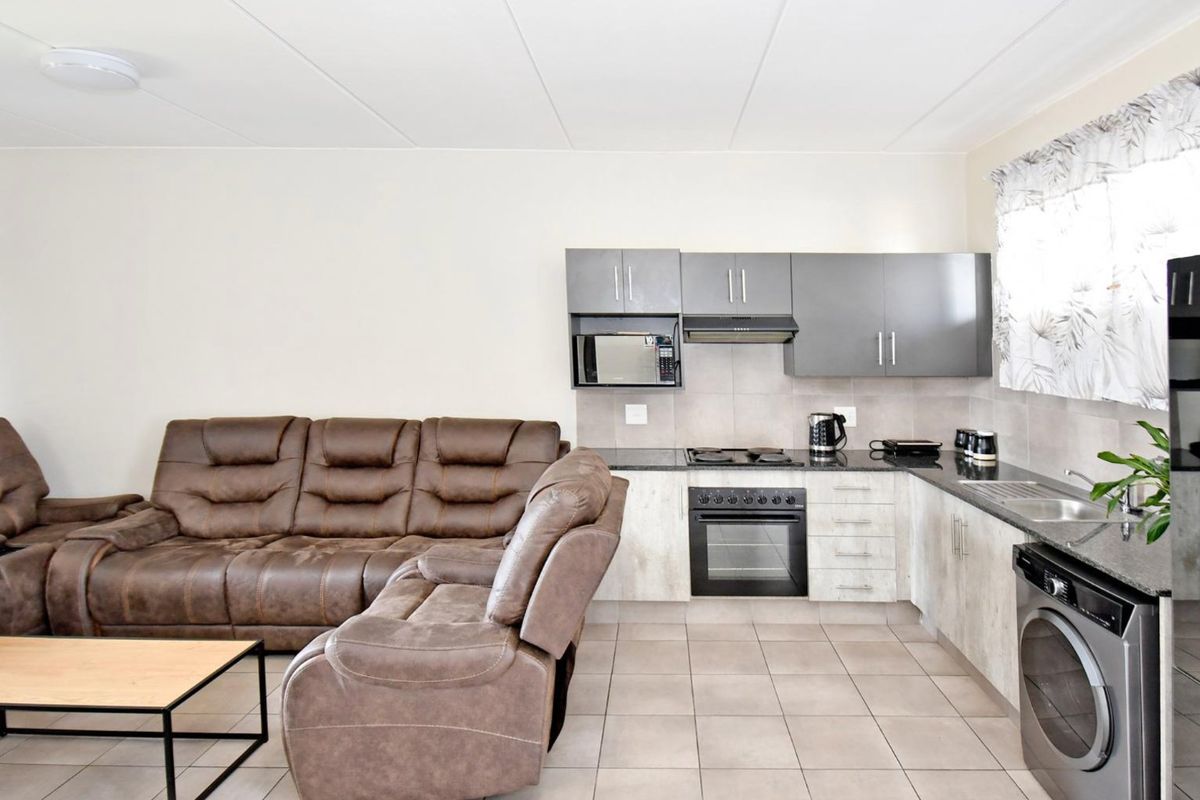 2 Bedroom Apartment in Rynfield - Photo 5