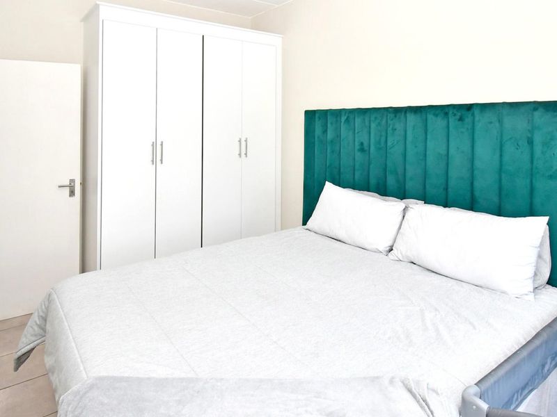 2 Bedroom Apartment in Rynfield - Photo 10