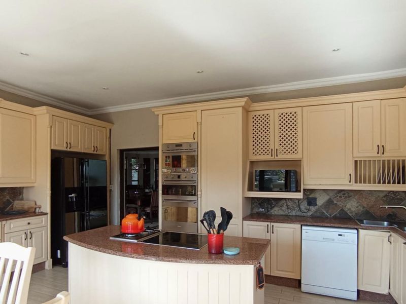 4 Bed House in Waterford Estates for Sale - Photo 3