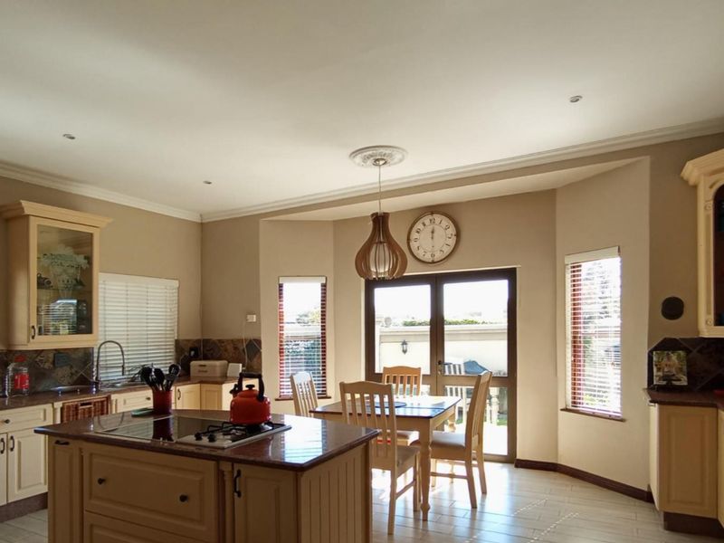 4 Bed House in Waterford Estates for Sale - Photo 2
