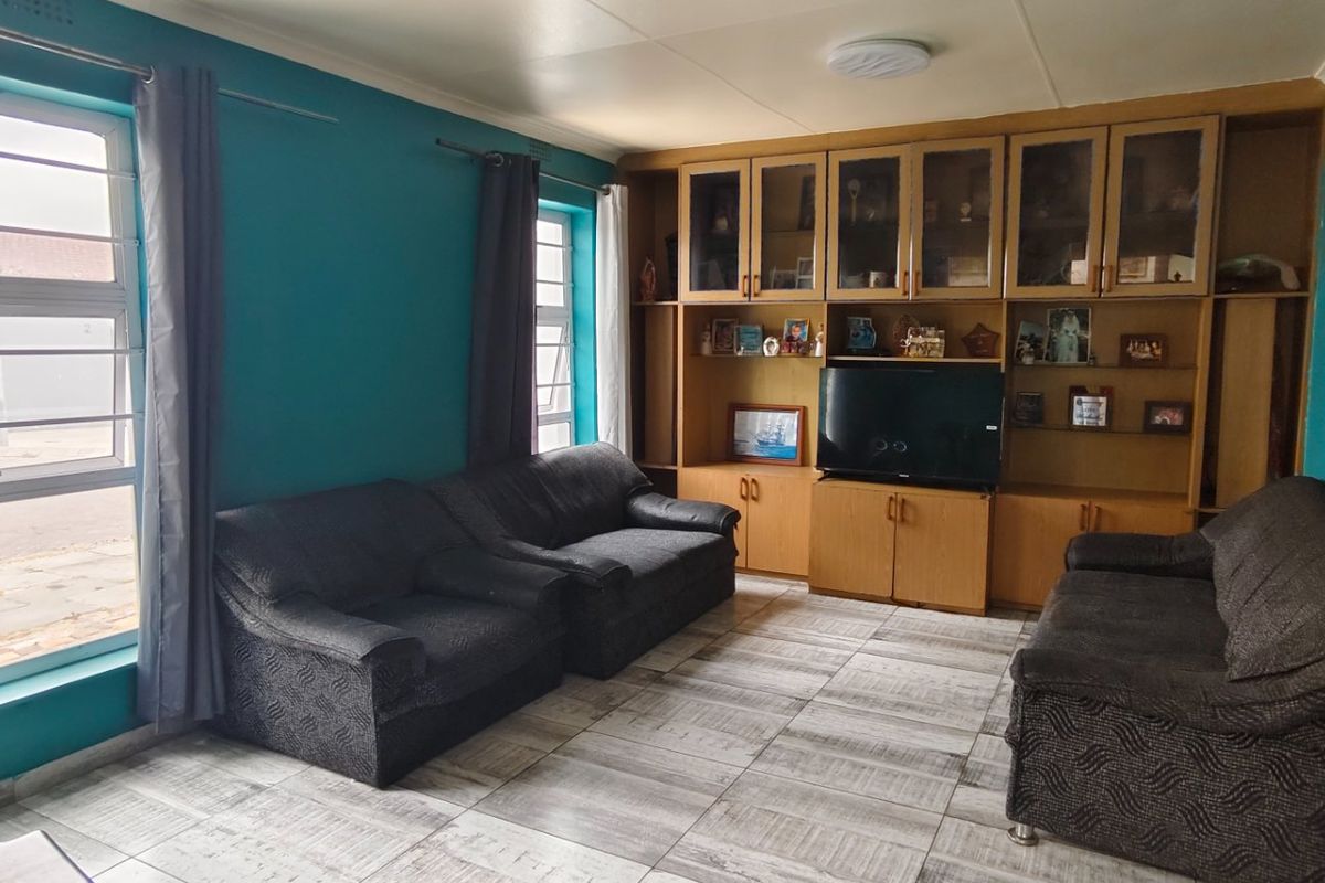 3 Bedroom House With A Nutec For Sale In Strandfontein - Photo 5