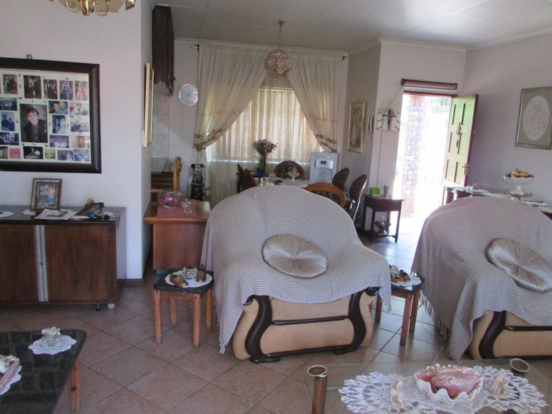 Ideal Lock-Up-and-Go Home with Pool  - Photo 8