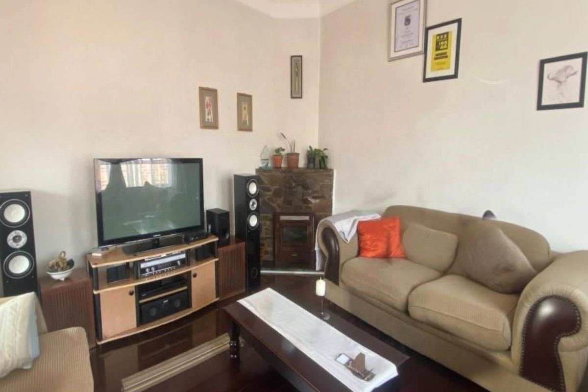 Charming 3-Bedroom Home in Malvern - Photo 2