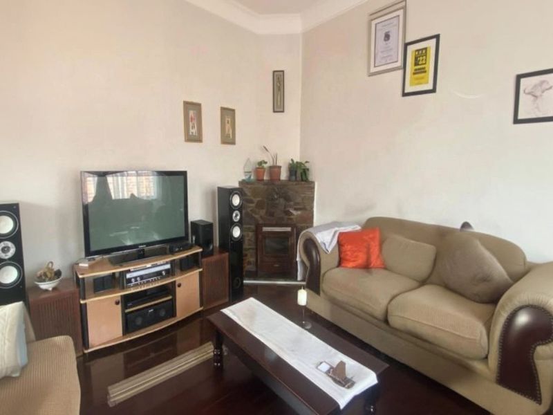 Charming 3-Bedroom Home in Malvern - Photo 2