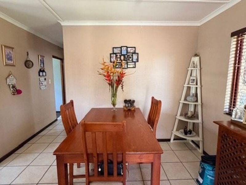 Charming Family Home With Privacy And Plenty Of Outdoor Space - Photo 8