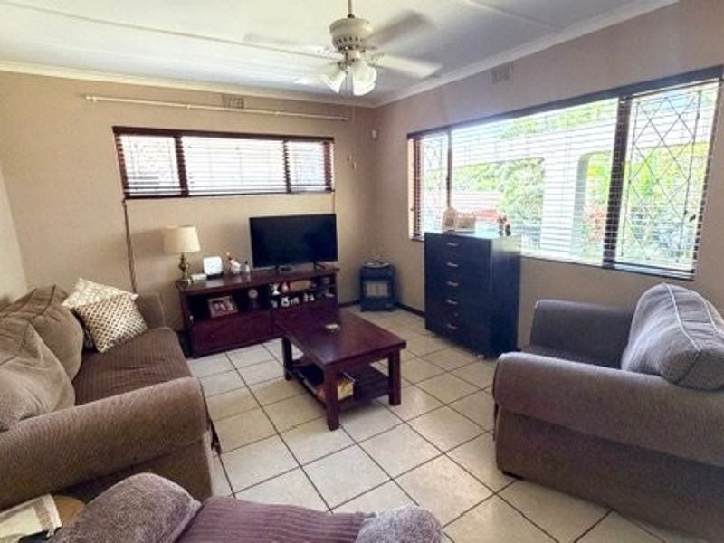 Charming Family Home With Privacy And Plenty Of Outdoor Space - Photo 6