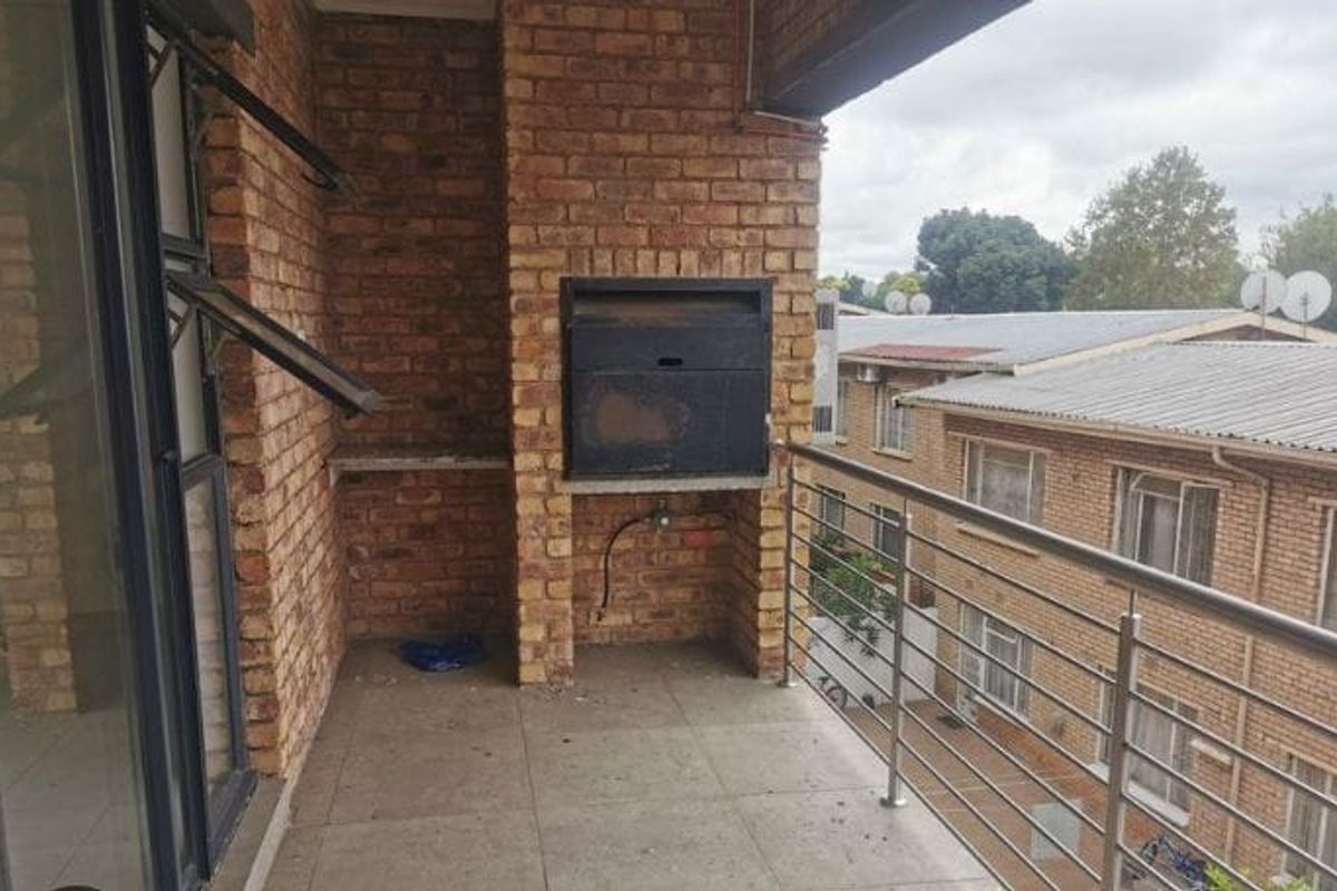 REAL ESTATE SERVICES WELCOMES YOU TO A NEW LISTING  - Photo 5