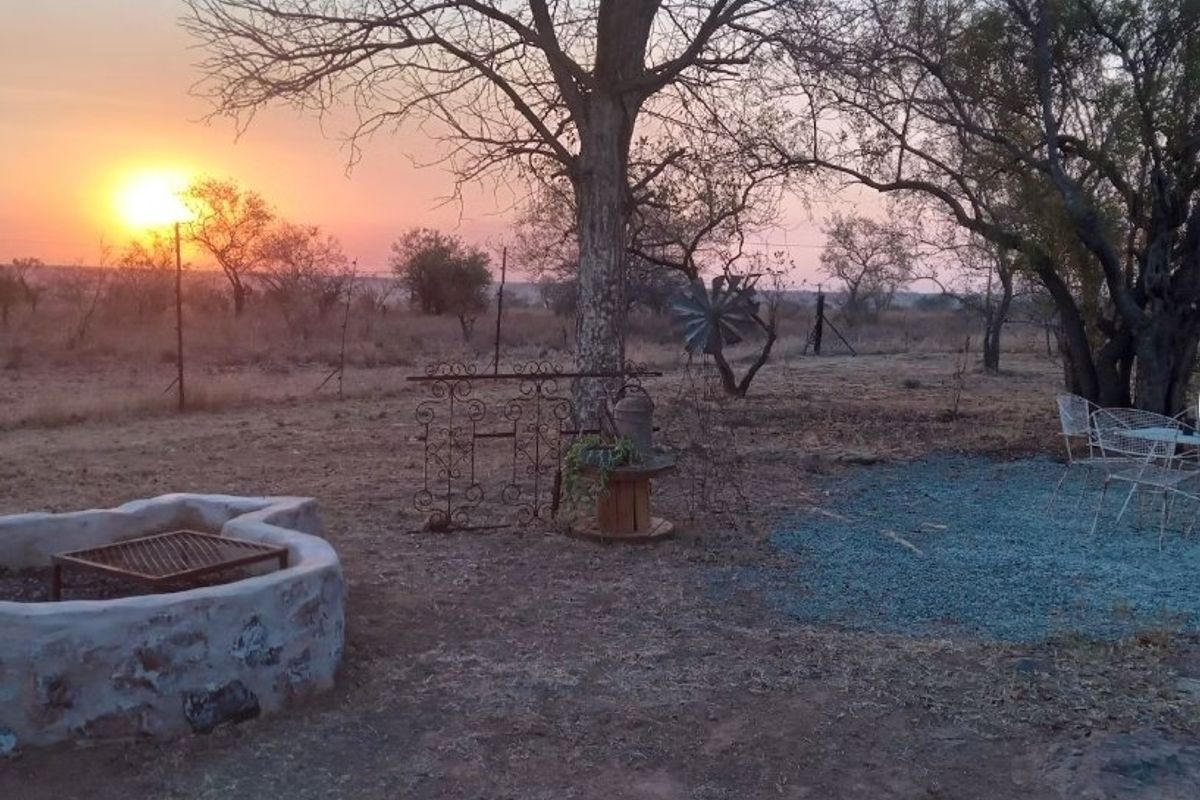 Own your Piece of bushveld Heaven in Big 5 Dinokeng game reserve 124ha with campsites - Photo 4