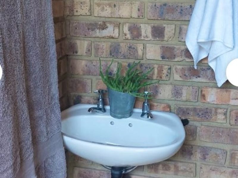 Own your Piece of bushveld Heaven in Big 5 Dinokeng game reserve 124ha with campsites - Photo 9