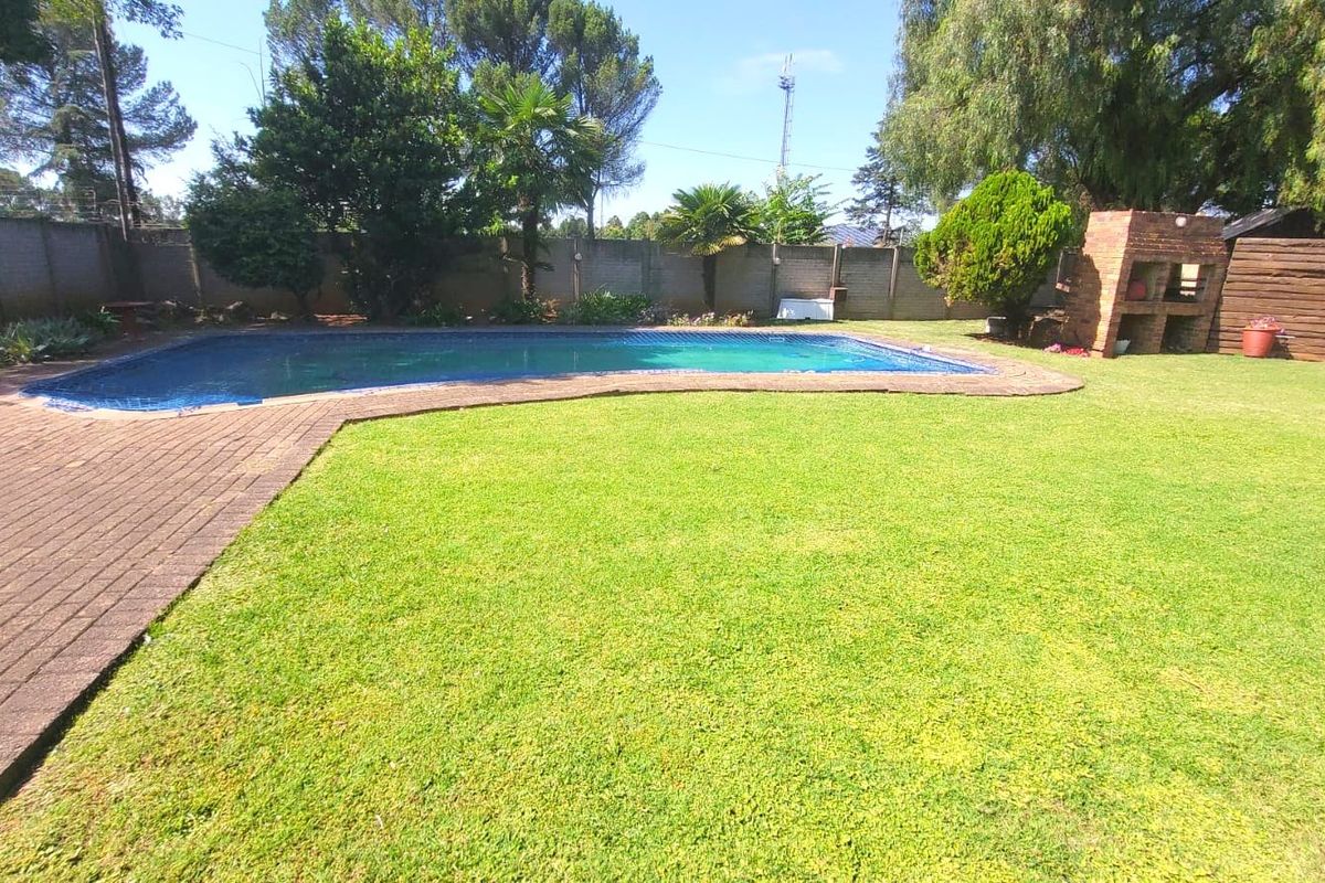 3 Bedroom Family Home for Sale in Vanderbijlpark SW2 - Photo 3