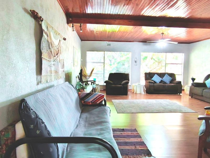 3 Bedroom Family Home for Sale in Vanderbijlpark SW2 - Photo 5