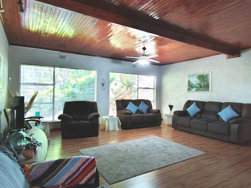 3 Bedroom Family Home for Sale in Vanderbijlpark SW2 - Photo 4