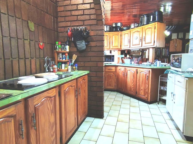 3 Bedroom Family Home for Sale in Vanderbijlpark SW2 - Photo 8