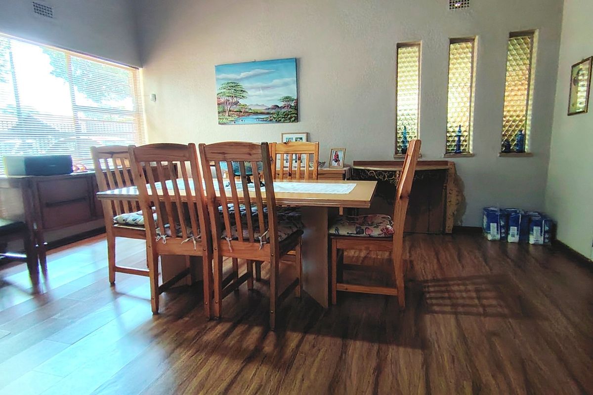 3 Bedroom Family Home for Sale in Vanderbijlpark SW2 - Photo 2