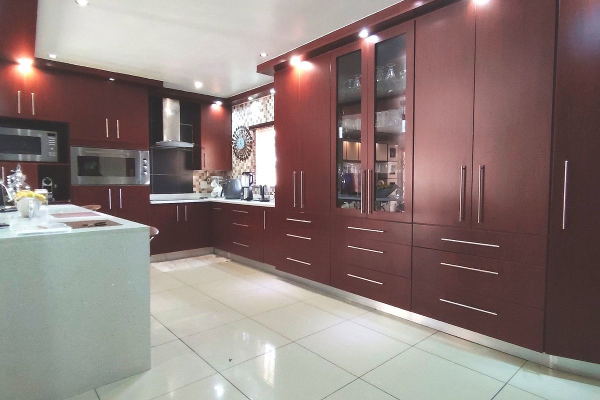 3 Bedroom Family Home for Sale in SE3 - Photo 4