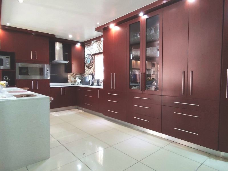 3 Bedroom Family Home for Sale in SE3 - Photo 4