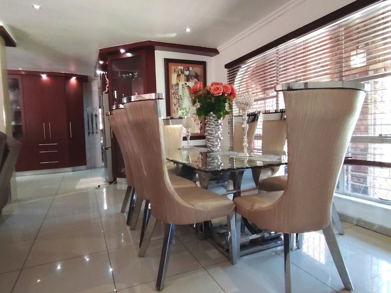 3 Bedroom Family Home for Sale in SE3 - Photo 6