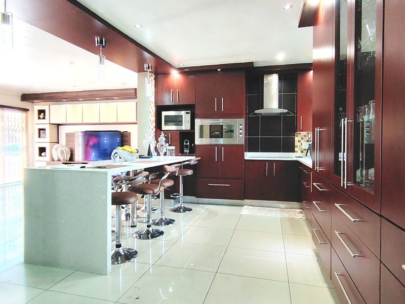 3 Bedroom Family Home for Sale in SE3 - Photo 7