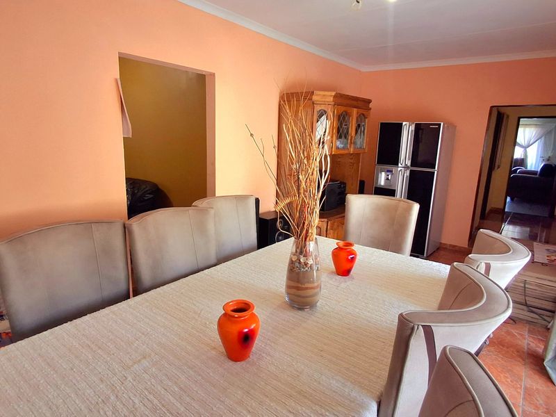 Spacious 3 Bedroom 2 Bathroom Face-Brick Family Home in Vaal Park - Photo 9