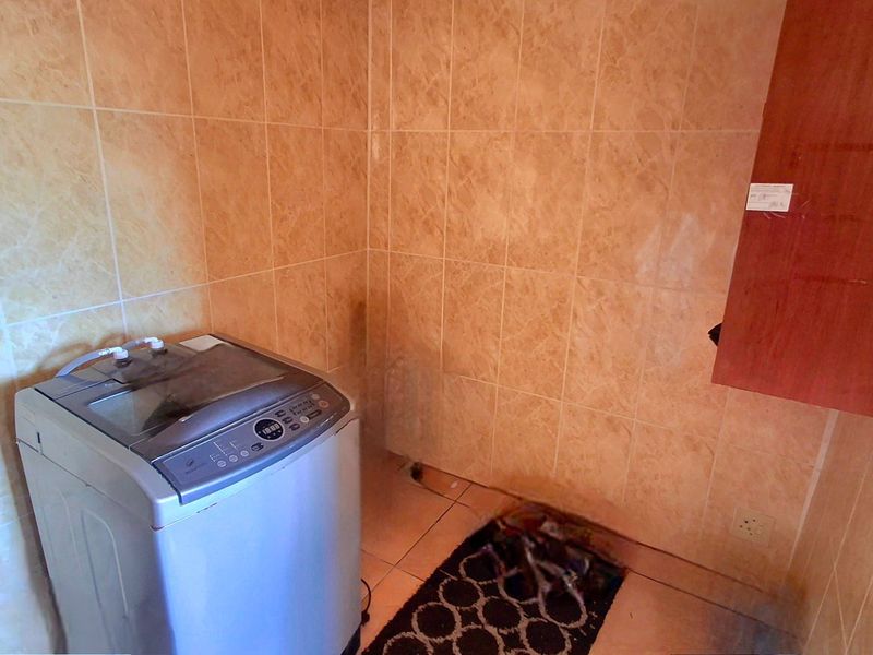 Spacious 3 Bedroom 2 Bathroom Face-Brick Family Home in Vaal Park - Photo 7