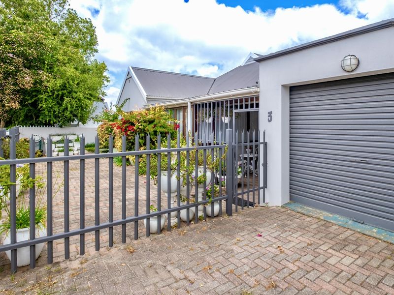 EASY LOCK UP AND GO IN KING GEORGE PARK - Photo 2