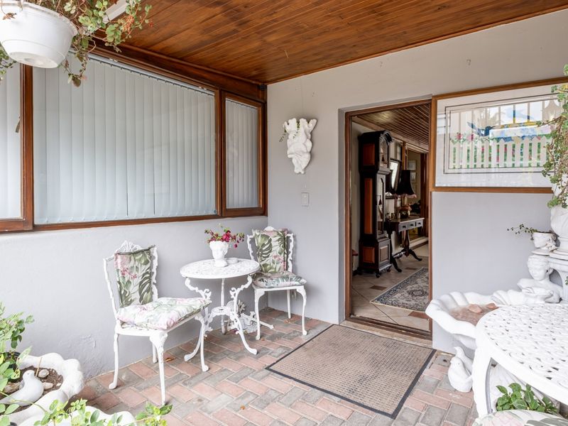 EASY LOCK UP AND GO IN KING GEORGE PARK - Photo 3