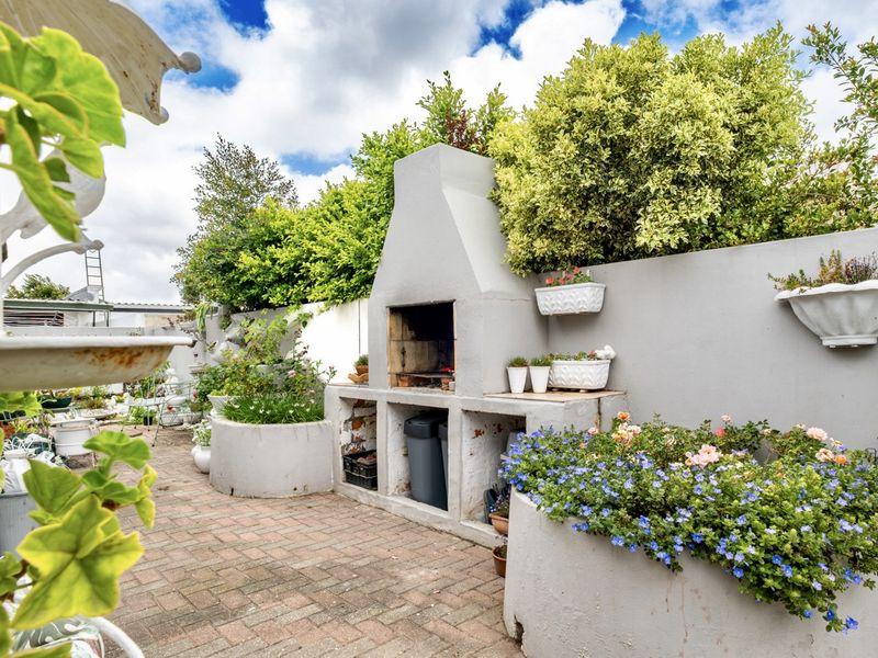 EASY LOCK UP AND GO IN KING GEORGE PARK - Photo 10