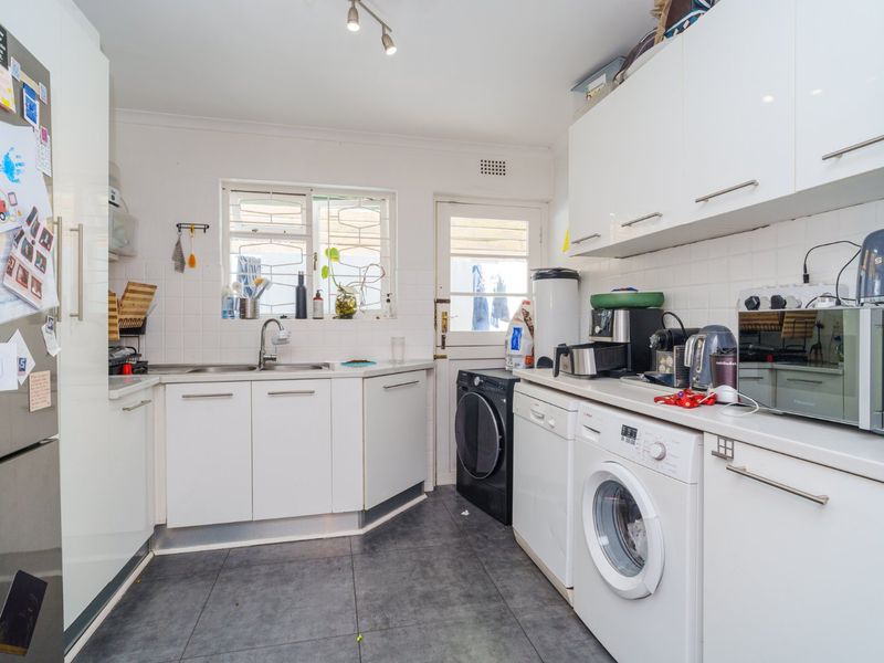 Comfortable Upper Wynberg Living | 3 Beds, Open-Plan - Photo 8