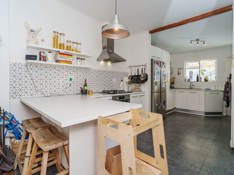 Comfortable Upper Wynberg Living | 3 Beds, Open-Plan - Photo 9