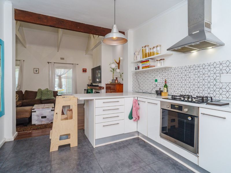 Comfortable Upper Wynberg Living | 3 Beds, Open-Plan - Photo 6