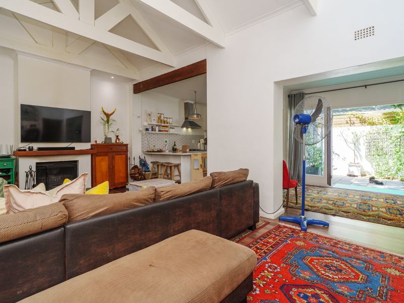 Comfortable Upper Wynberg Living | 3 Beds, Open-Plan - Photo 5