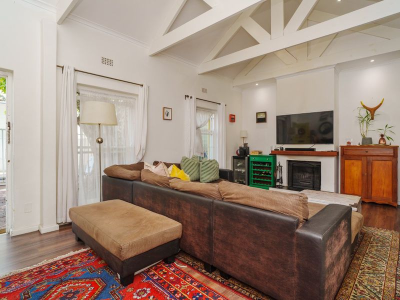 Comfortable Upper Wynberg Living | 3 Beds, Open-Plan - Photo 4