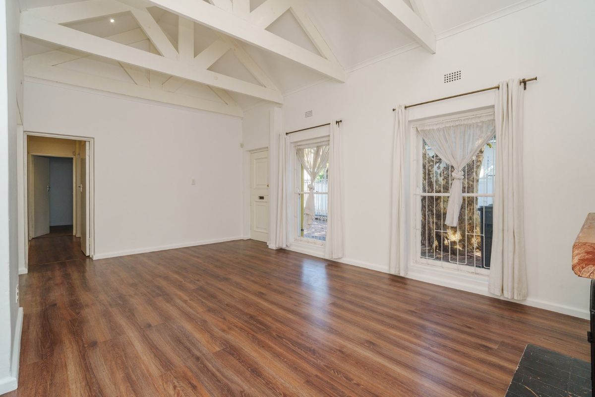 Comfortable Upper Wynberg Living | 3 Beds, Open-Plan - Photo 4