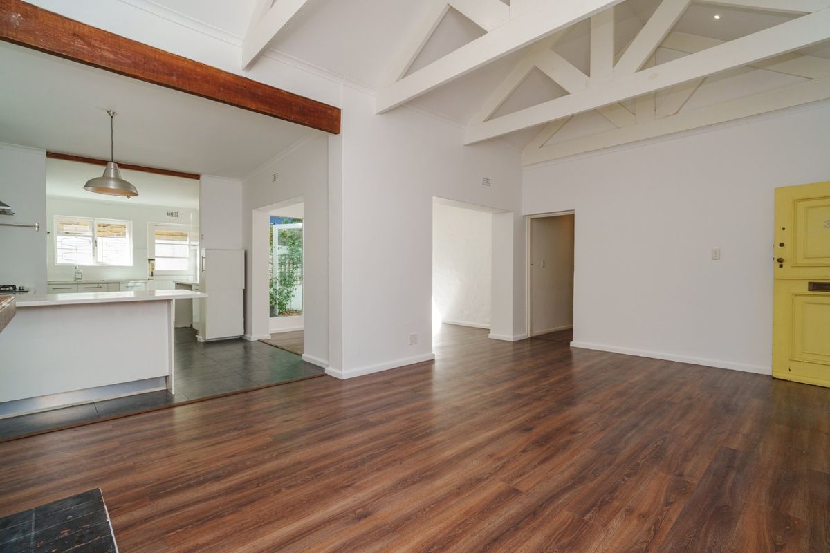 Comfortable Upper Wynberg Living | 3 Beds, Open-Plan - Photo 3