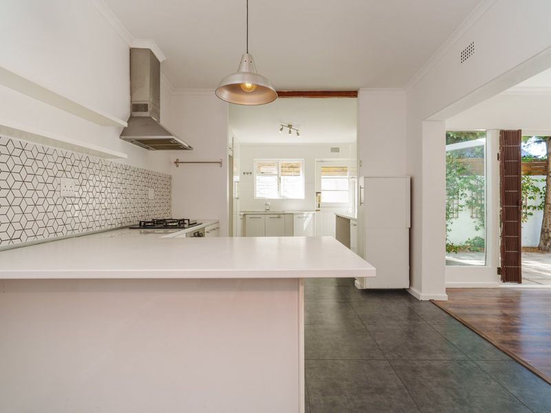 Comfortable Upper Wynberg Living | 3 Beds, Open-Plan - Photo 6