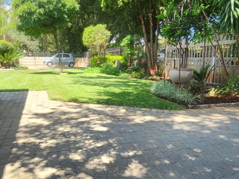 Phenomenal Home with additional income opportunity,   - Photo 4