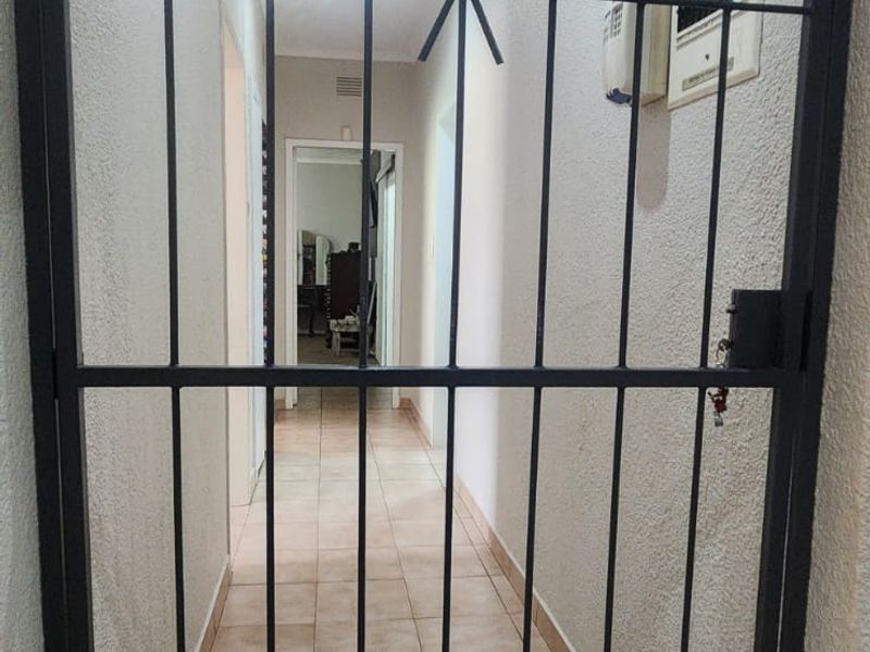 Phenomenal Home with additional income opportunity,   - Photo 10