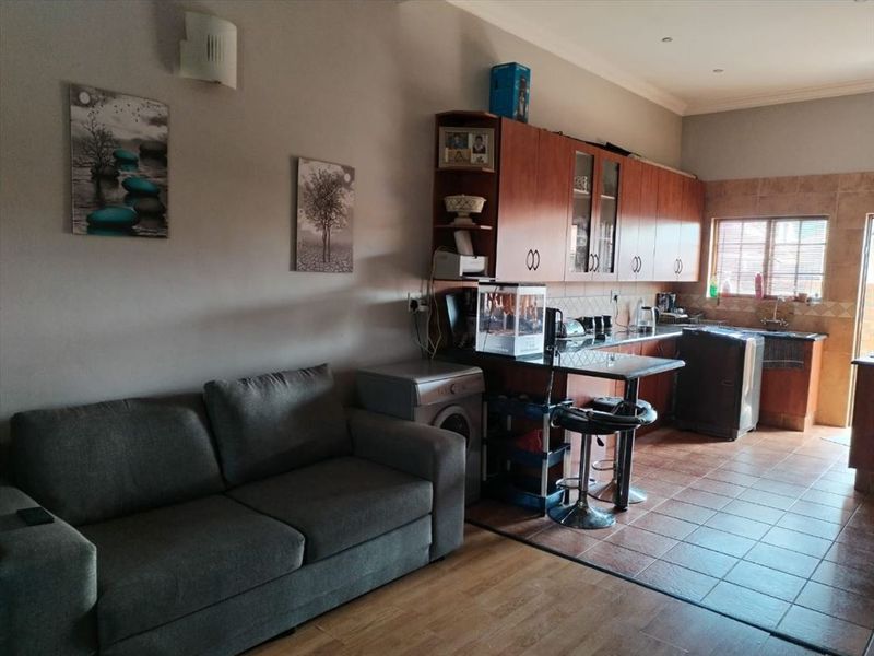 Residential Family Home - Photo 2