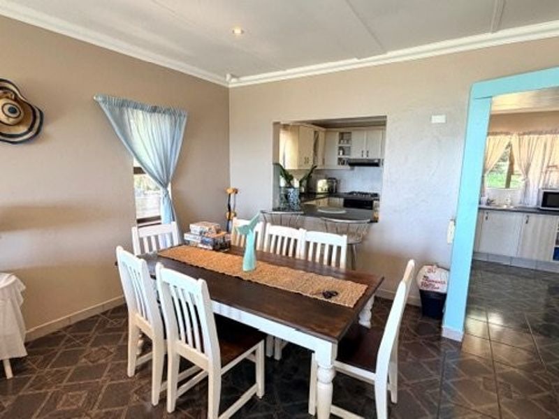 Prime Beachfront Opportunity – Three Expansive Homes in Glenmore - Steps from the Shore - Photo 10