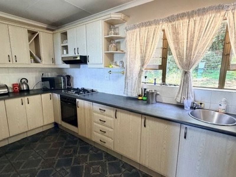 Prime Beachfront Opportunity – Three Expansive Homes in Glenmore - Steps from the Shore - Photo 6