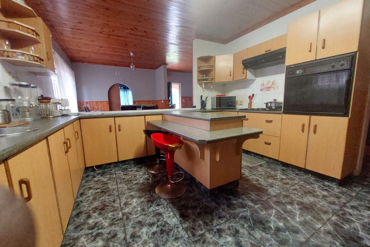 Large Home for Sale in Stanger - Photo 2