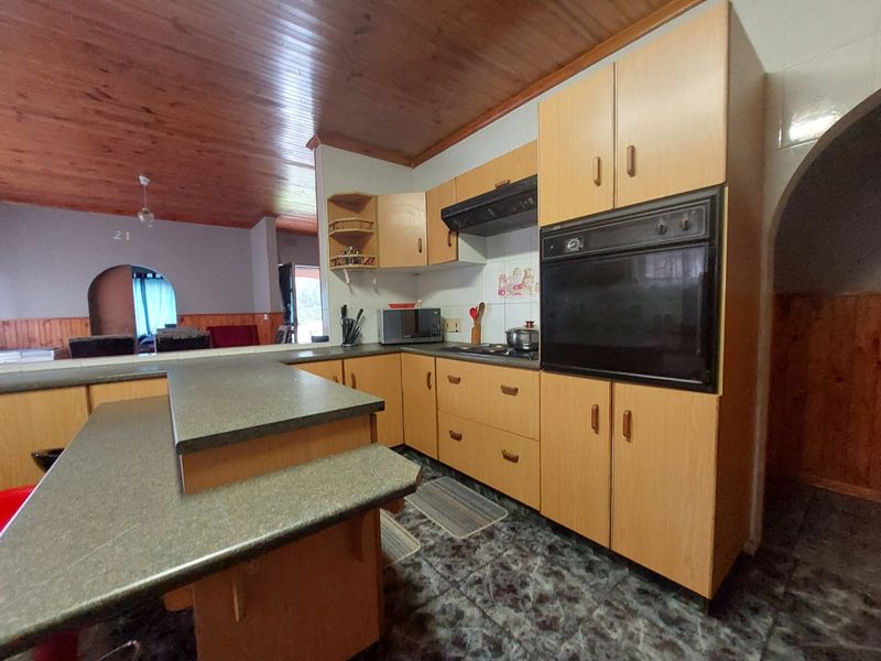 Large Home for Sale in Stanger - Photo 3