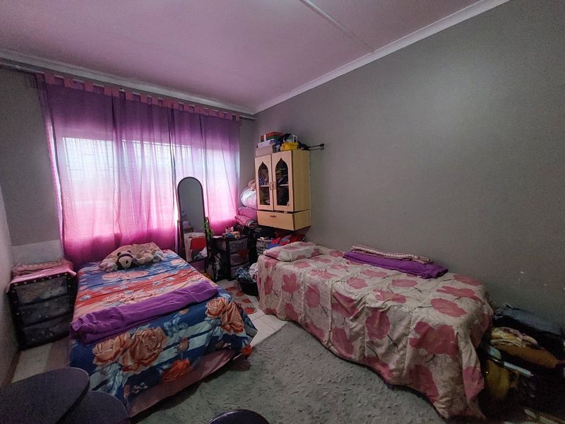 Large Home for Sale in Stanger - Photo 9