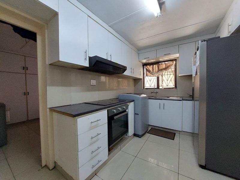 Spacious 3 Bedroom House for Sale, Glenhills Stanger - Photo 9