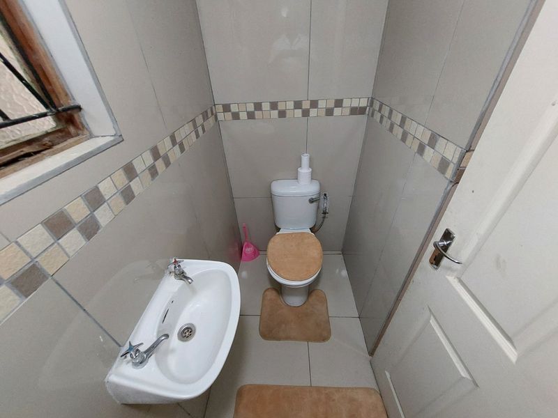 Spacious 3 Bedroom House for Sale, Glenhills Stanger - Photo 10