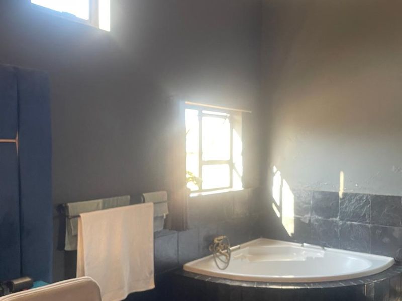 4 Bedroom House For Sale in Melodie - Photo 9